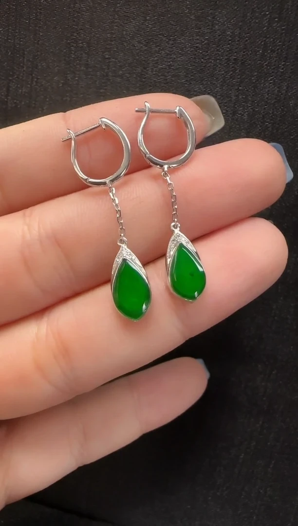 18K金镶嵌翡翠耳饰011水滴一对