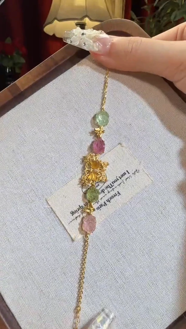 手链18K金镶嵌碧玺满钻黄蝴蝶花花