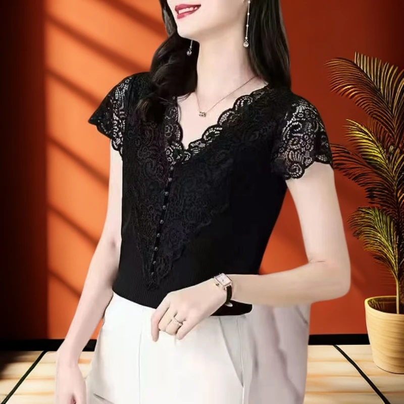 2025夏季新款蕾丝V领短袖气质遮肉显瘦打底洋气百搭T恤时尚上衣