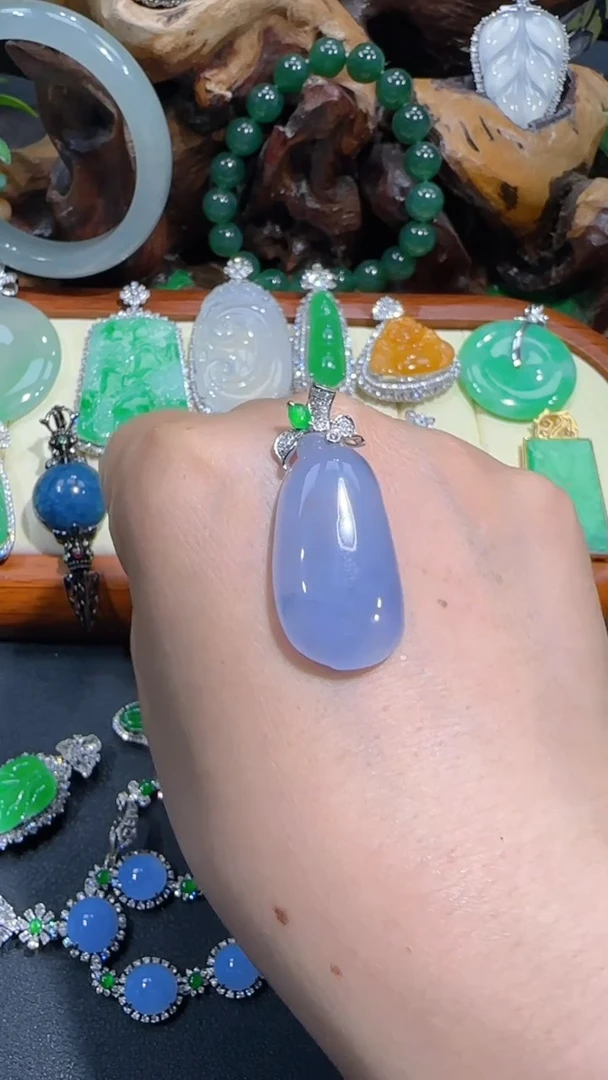 【闪购商品】翡翠吊坠(不含链)18K金镶嵌吊坠