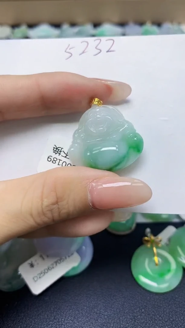 翡翠18K金镶嵌颈饰天然缅甸翡翠A货