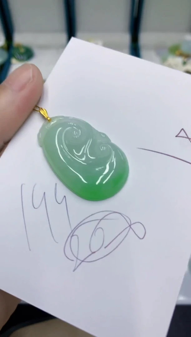 颈饰18K金镶嵌翡翠翡翠