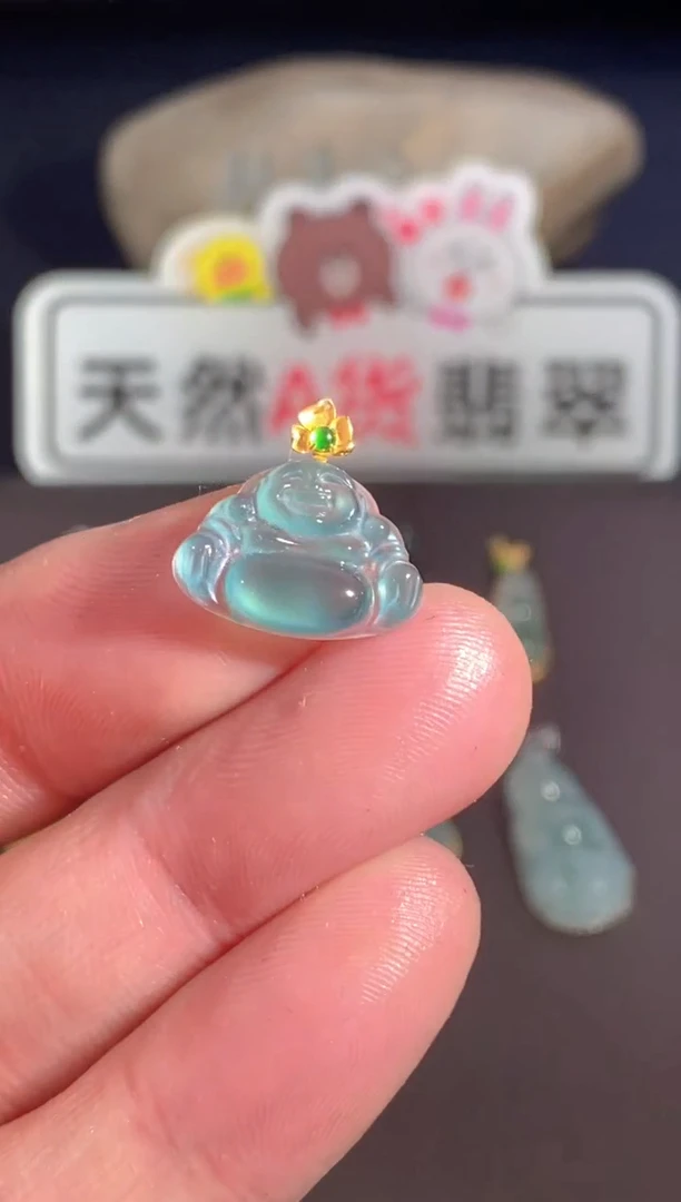 颈饰18K金镶嵌翡翠