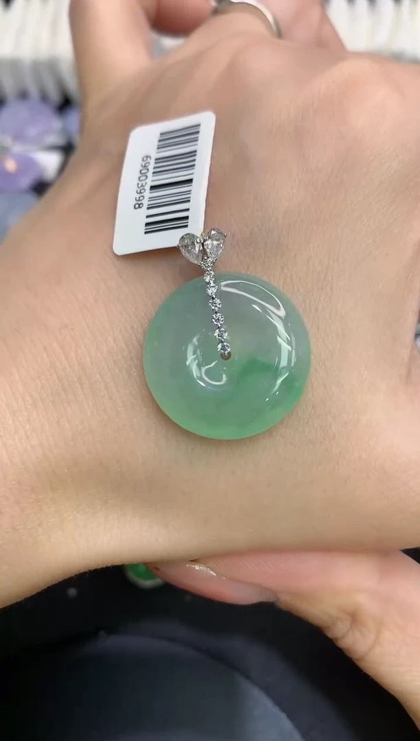 吊坠(不含链)18K金镶嵌翡翠11111111111