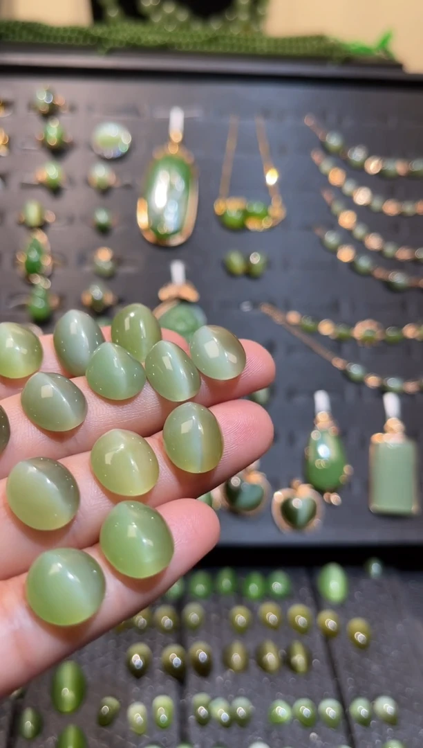 【闪购商品】和田玉碧玉绿猫眼裸石未镶嵌多样性发一