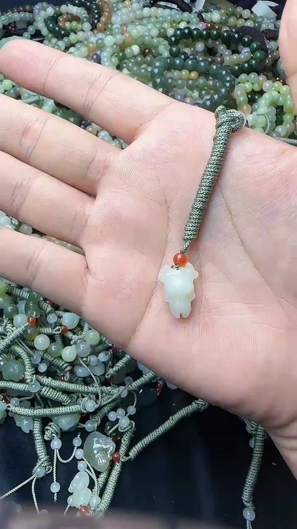 和田玉未镶嵌颈饰拍一发一