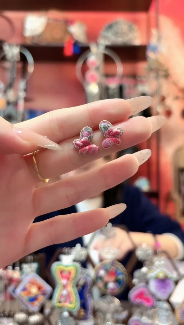 织绣云织谣民族风精美饰品   158