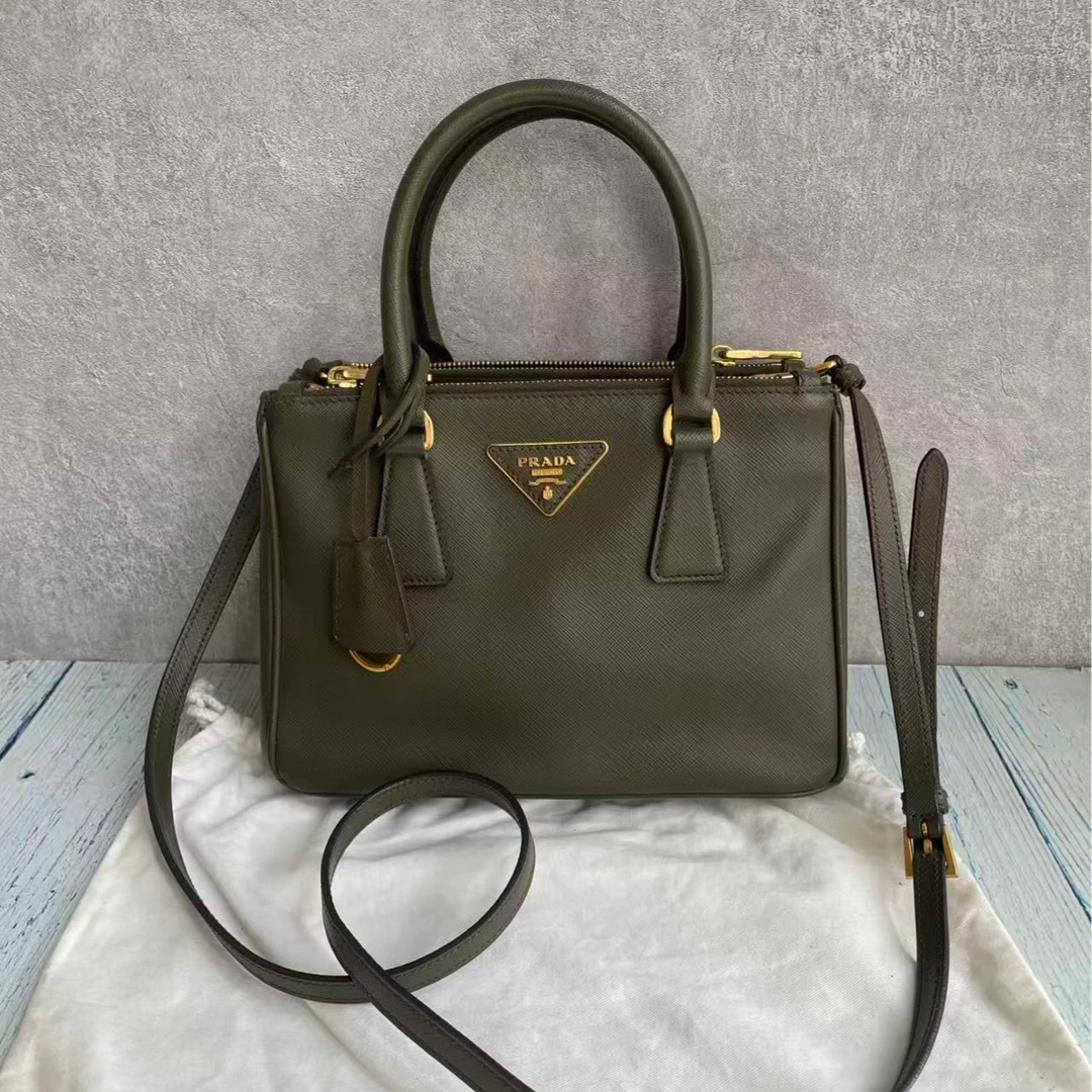 99新 Prada/普拉达 prada杀手包迷你26厘米长 97新