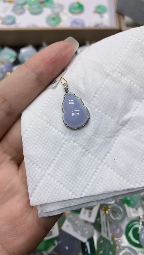 颈饰18K金镶嵌翡翠11111111111