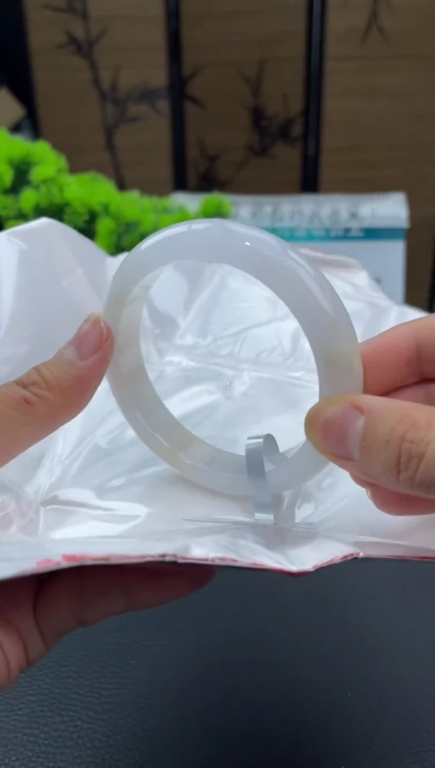 翡翠手镯未镶嵌11