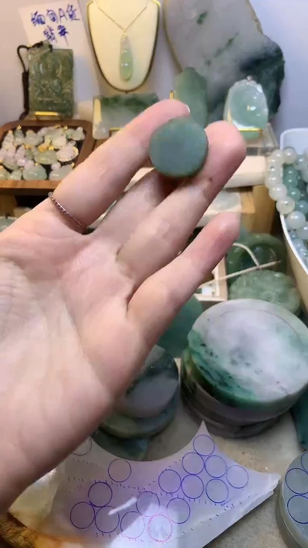 未镶嵌挂件翡翠 缅甸A货翡翠，没有运费险