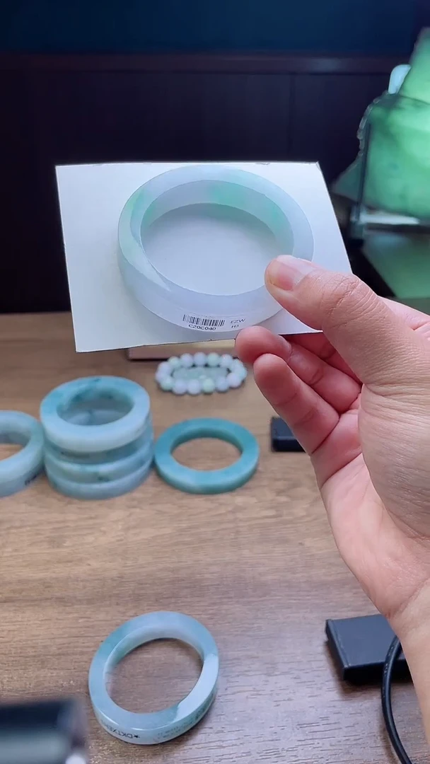 未镶嵌手镯定制翡翠雅*定制