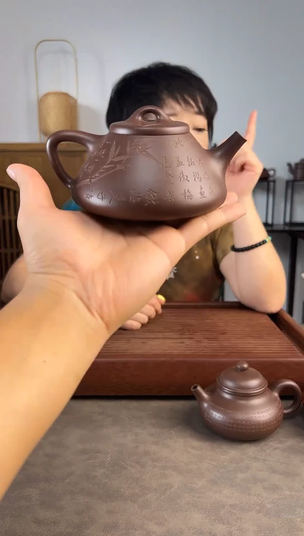 茶壶紫砂天**阔薛老师 子冶石瓢 刻绘