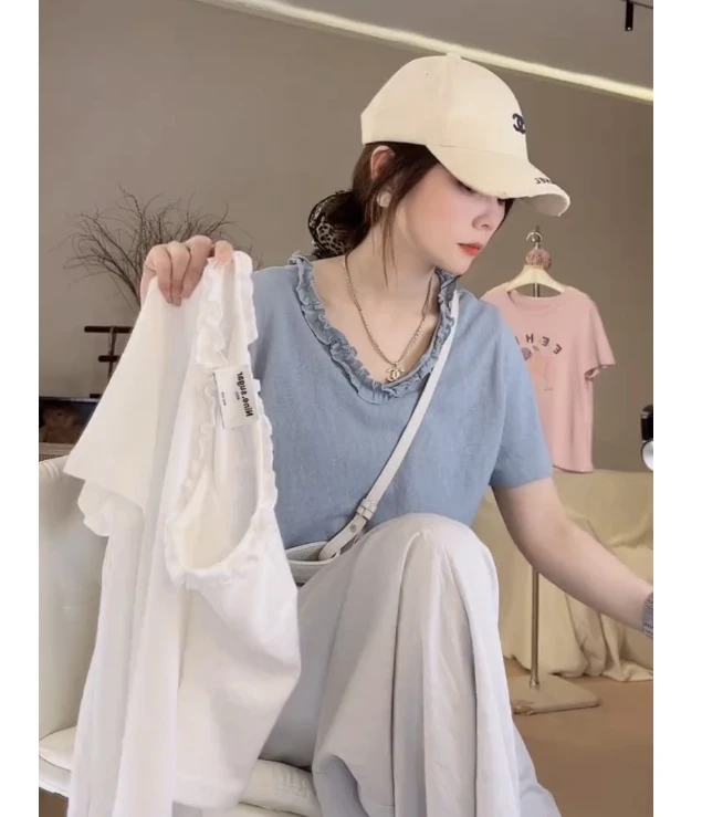 九佳 -【精致生活】木耳边V领休闲显瘦百搭内搭时尚打底衫短袖T恤