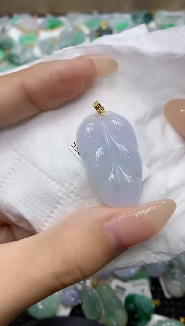 颈饰18K金镶嵌翡翠111111111111