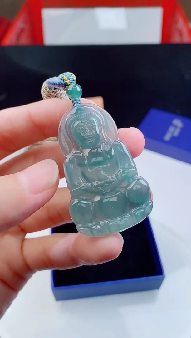 颈饰未镶嵌翡翠   `