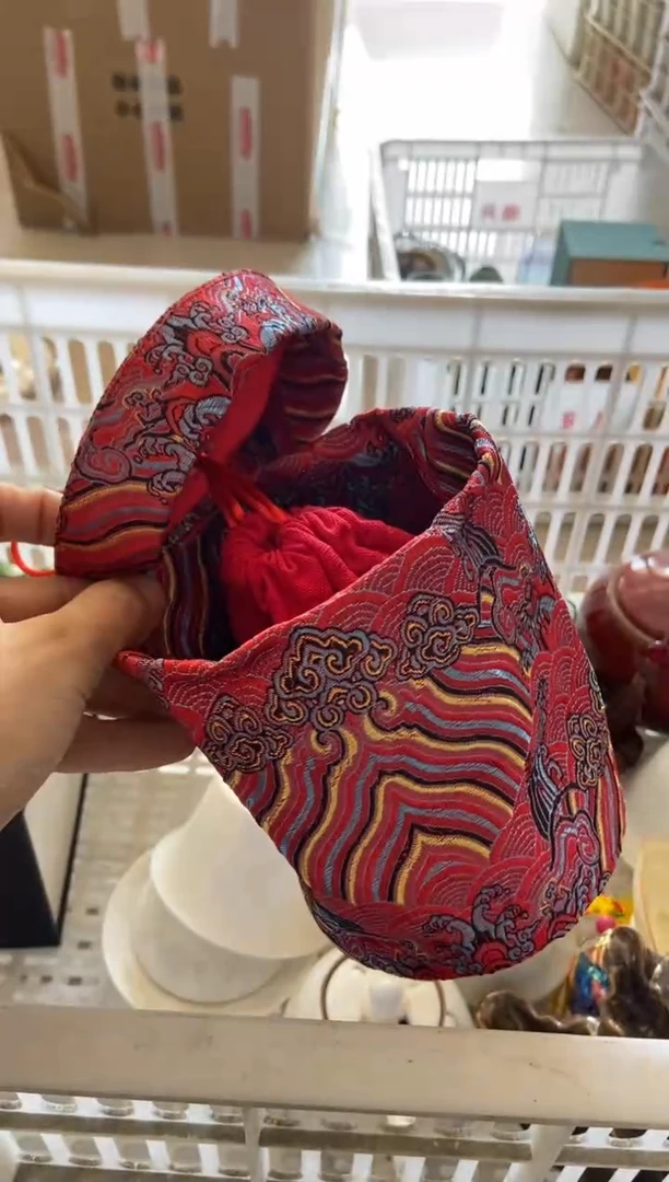 无运费险有瑕疵的摄影的产品有使用过的痕迹有点脏介意勿拍