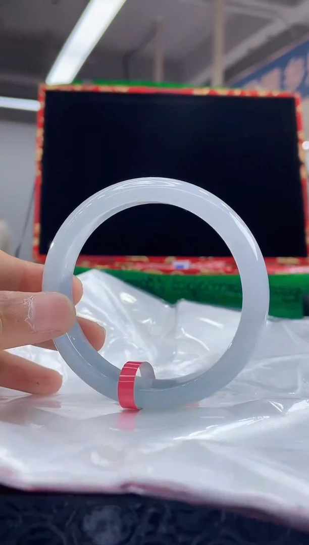 翡翠手镯未镶嵌18