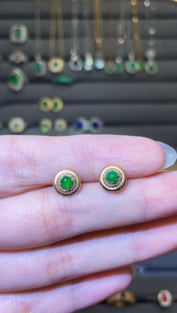 18K金镶嵌耳饰祖母绿0.38ct