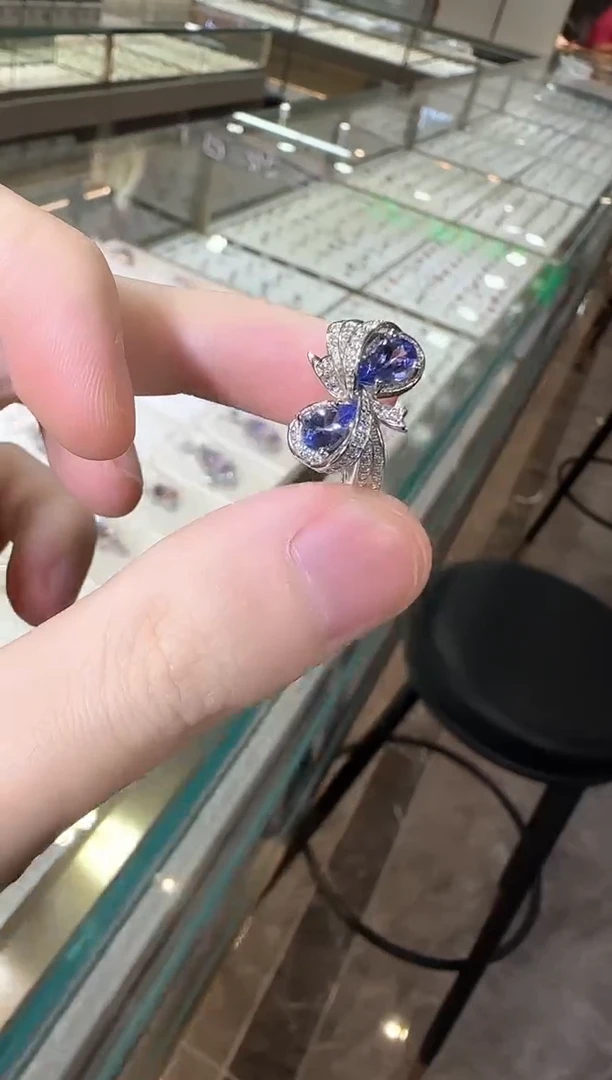 银S925镶嵌戒指坦桑石4*6mm蝴蝶结