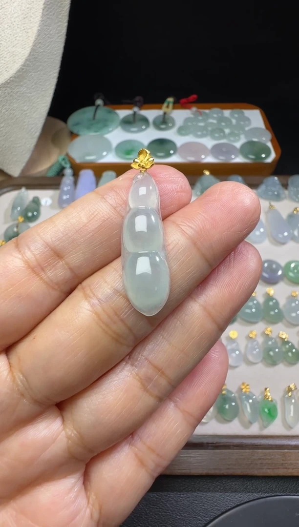 翡翠18K金镶嵌吊坠(不含链)冰种福豆