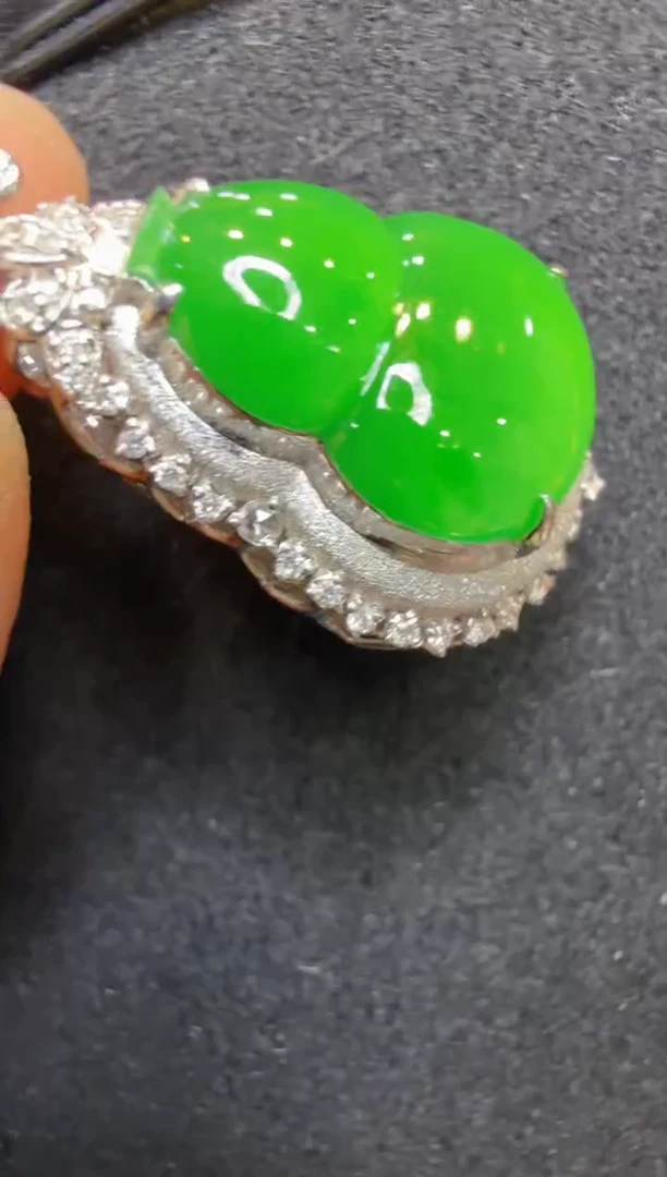 吊坠(不含链)18K金镶嵌翡翠多样性团购发一件