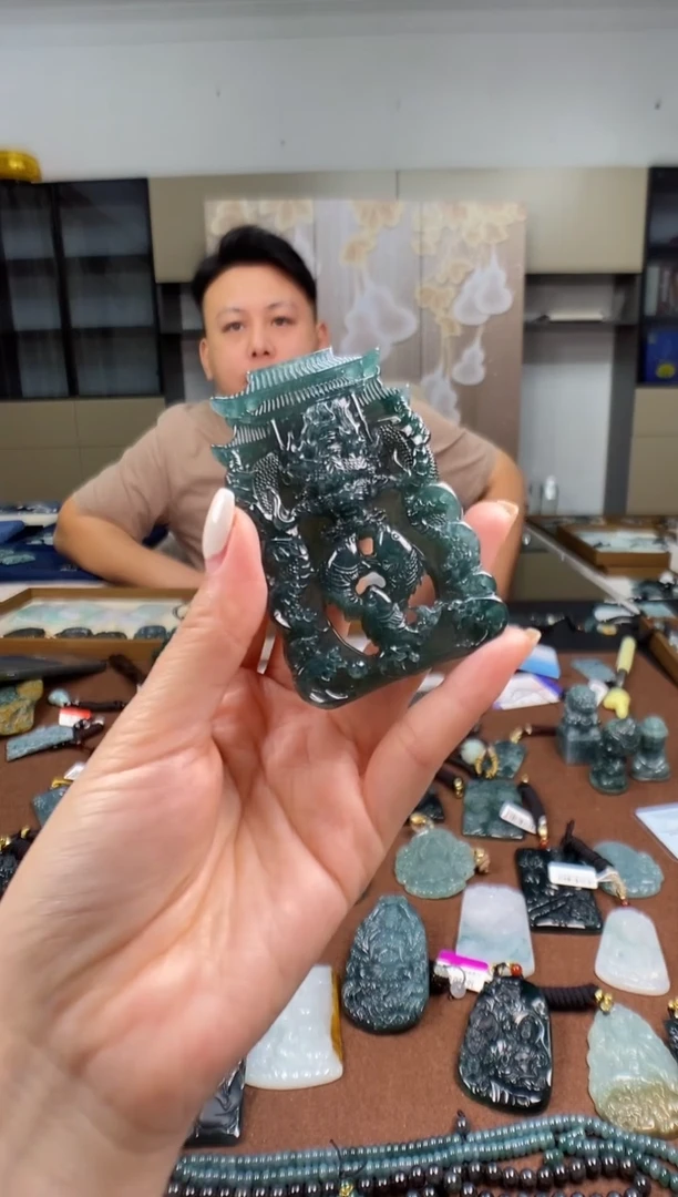 颈饰未镶嵌翡翠多样性发其一