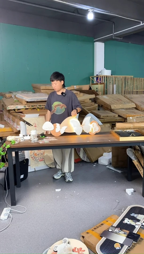 带灯款蝴蝶画带灯