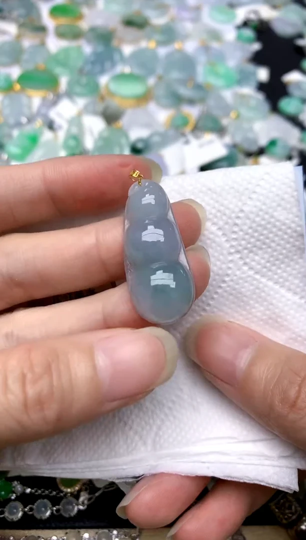 颈饰18K金镶嵌翡翠天然A货翡翠