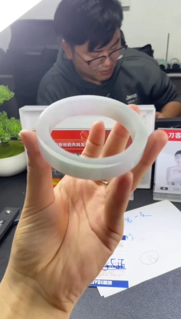 【闪购商品】定制翡翠手镯未镶嵌手镯DDS/发一件