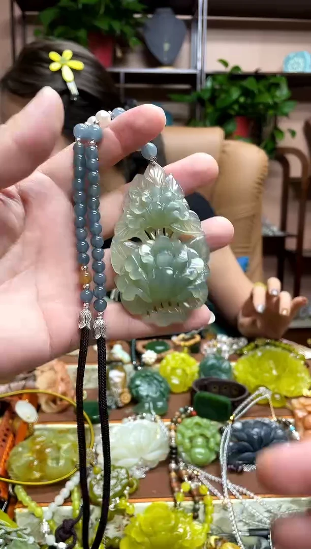 未镶嵌岫玉吊坠·