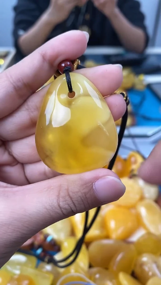 【闪购商品】琥珀裸石未镶嵌天然琥珀蜜蜡吊坠