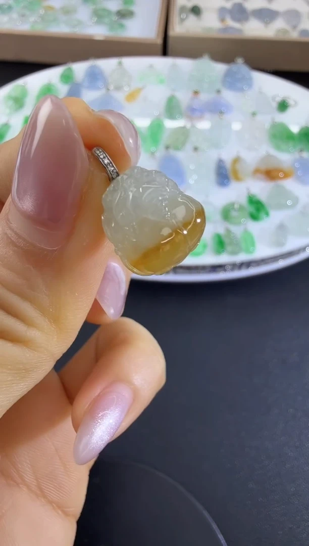 颈饰18K金镶嵌翡翠H1110-1501-110