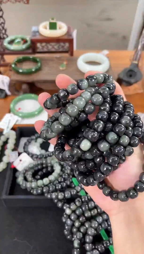 未镶嵌手串和田玉卡10若羌青花 老型 多样性发一