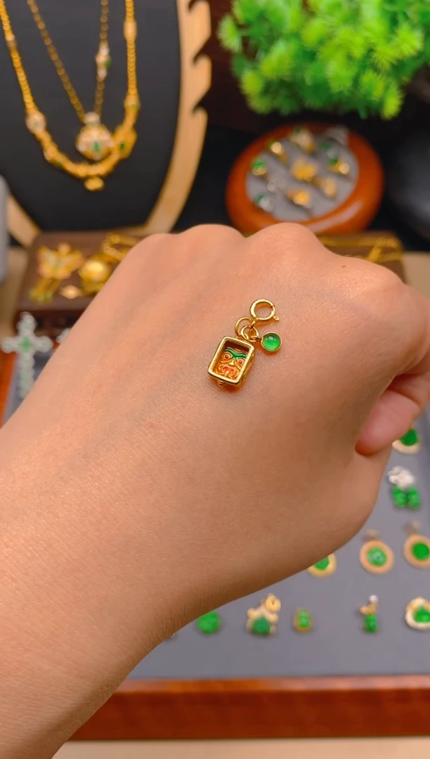 翡翠银S925镶嵌吊坠(不含链)扎吉拉母