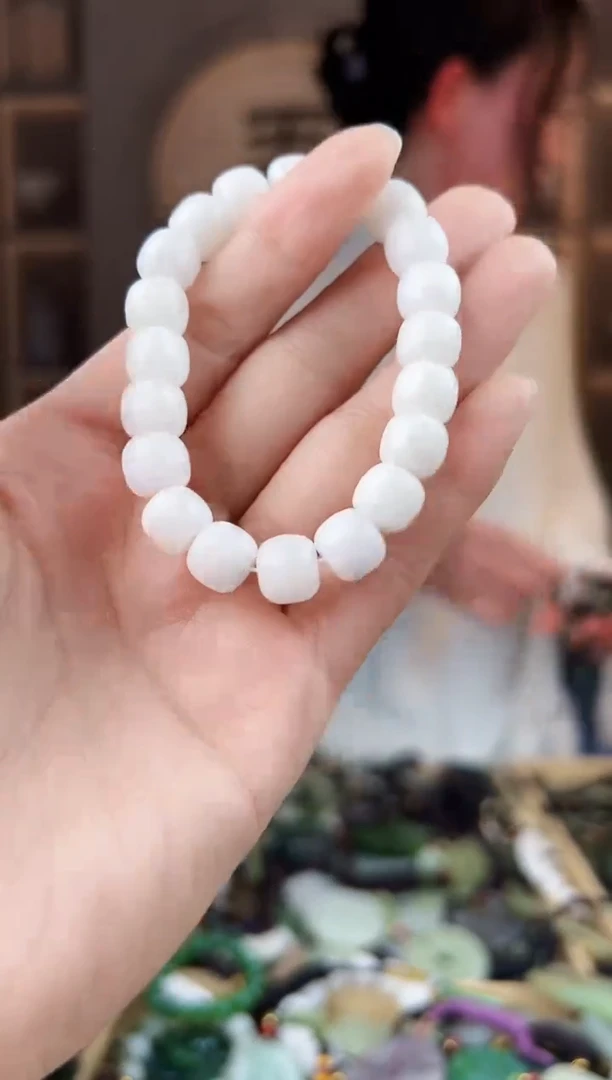 颈饰未镶嵌和田玉拍一发一，多样性发货