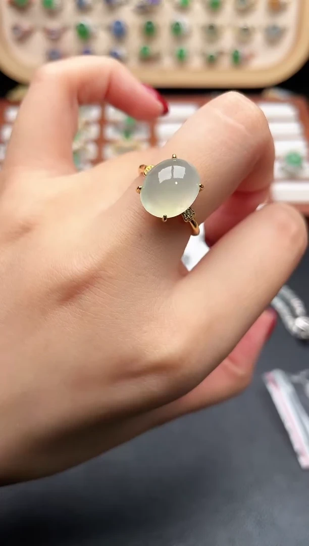 未镶嵌戒指翡翠一物一证一礼盒