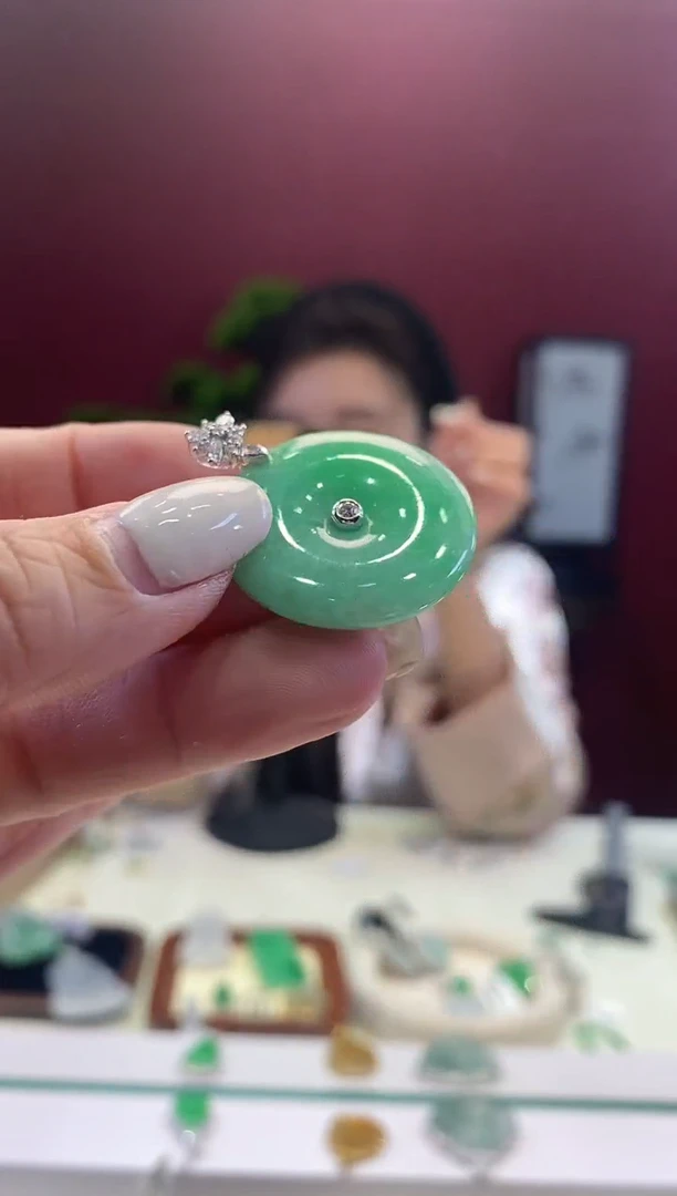 翡翠18K金镶嵌吊坠(不含链)平安扣