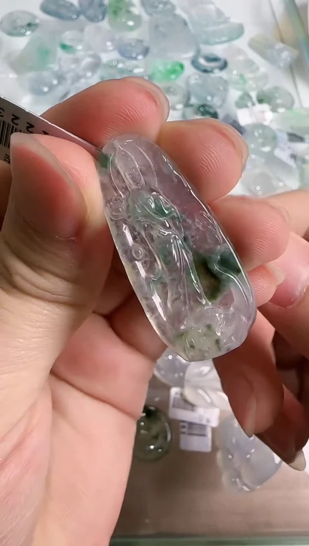 【闪购商品】翡翠吊坠(不含链)未镶嵌··