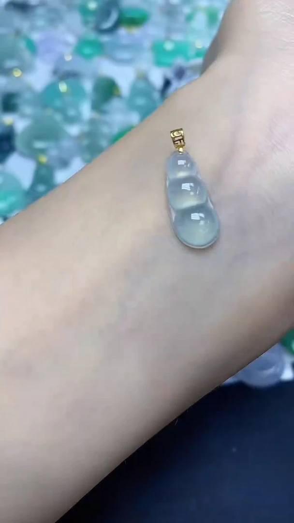 翡翠18K金镶嵌颈饰天然缅甸翡翠A货