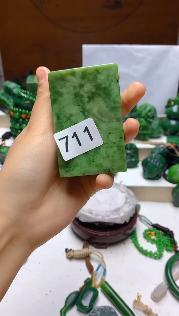 未镶嵌和田玉（碧玉）珠宝半成品0