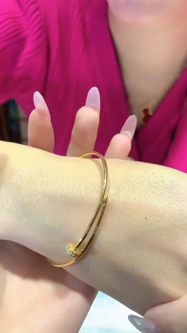 【闪购商品】18K金手饰钉子