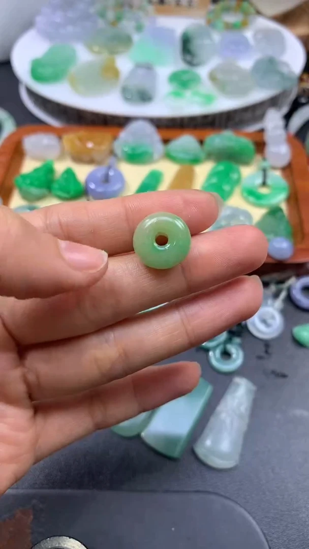 【闪购商品】定制翡翠未镶嵌翡翠