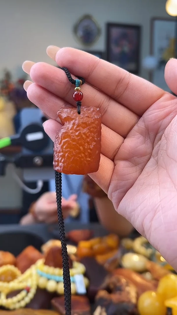 琥珀颈饰未镶嵌吊坠