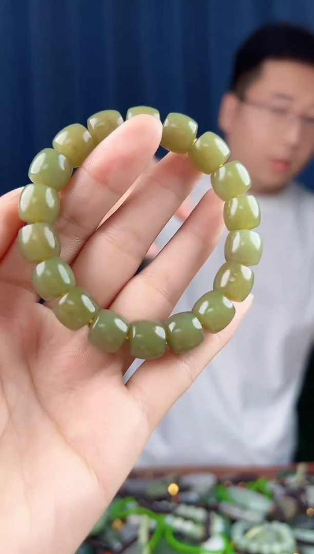 未镶嵌和田玉挂件拍一发一，多样性发货