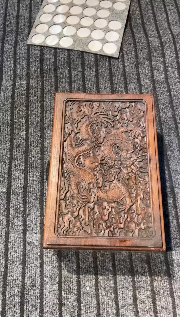 花梨木类木雕款紫*盒子一个