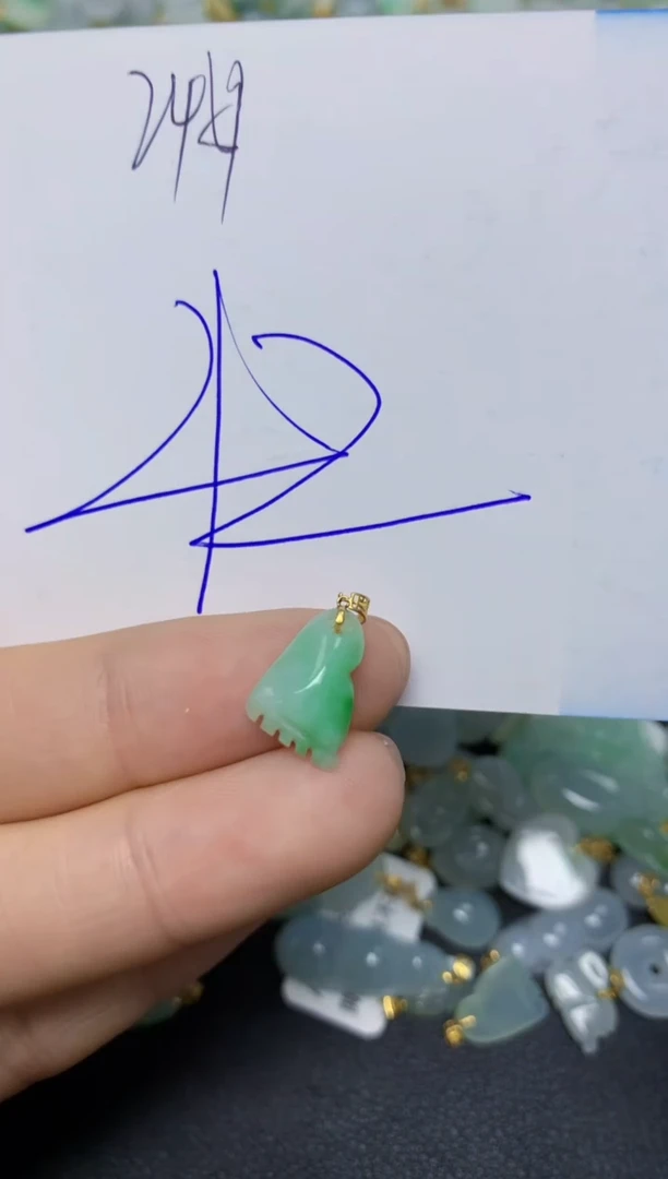 【闪购商品】翡翠挂件18K金镶嵌 天然翡翠A货