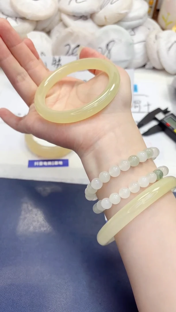 石英质玉手镯未镶嵌466-美人条晴水-圈口58