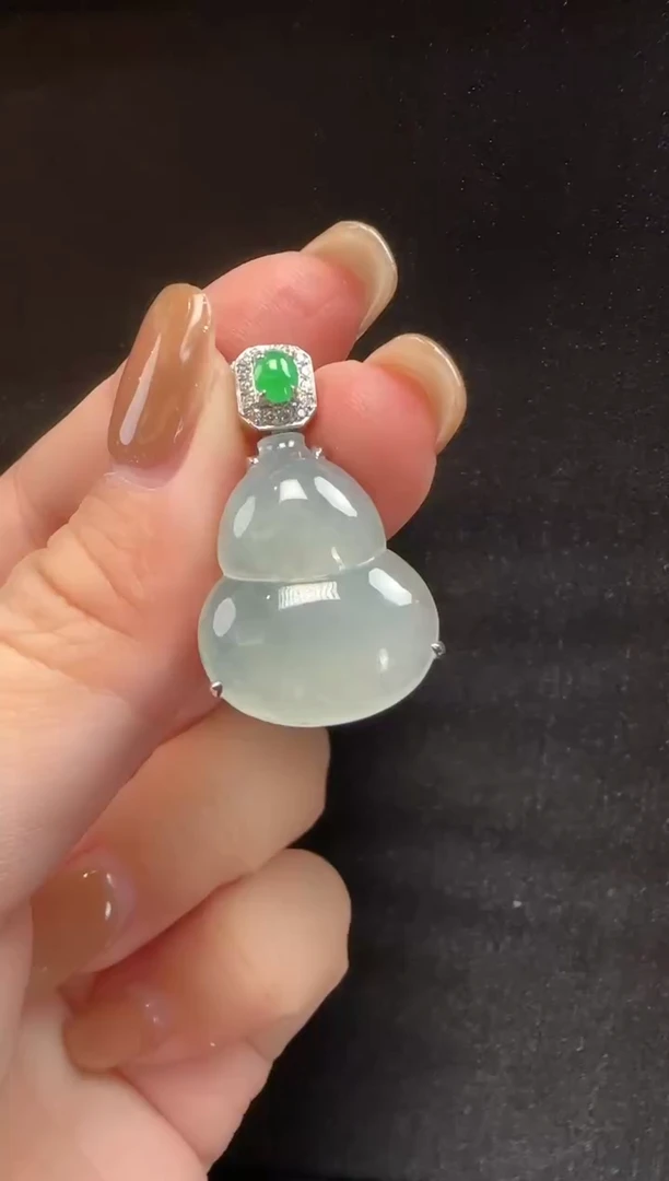 颈饰18K金镶嵌翡翠012葫芦一个