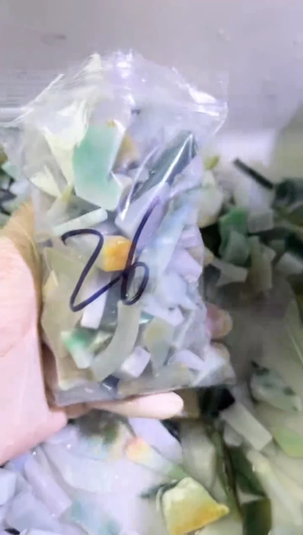 【闪购商品】翡翠颈饰未镶嵌天然翡翠边角中号500克26